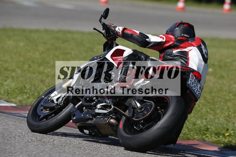 /Archiv-2024/29 12.06.2024 MOTO.CH Track Day ADR/Gruppe gelb/14